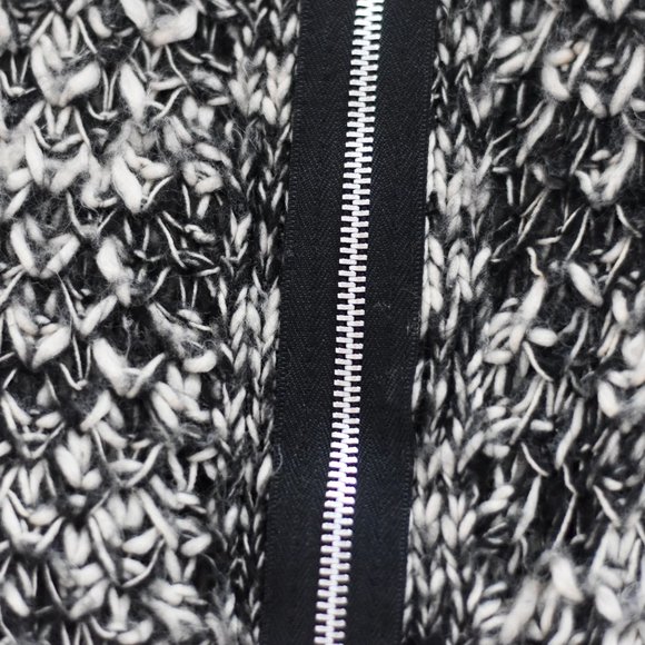 Slouchy Oversized Knit Grey LF Sweater Back Zipper - Picture 4 of 7